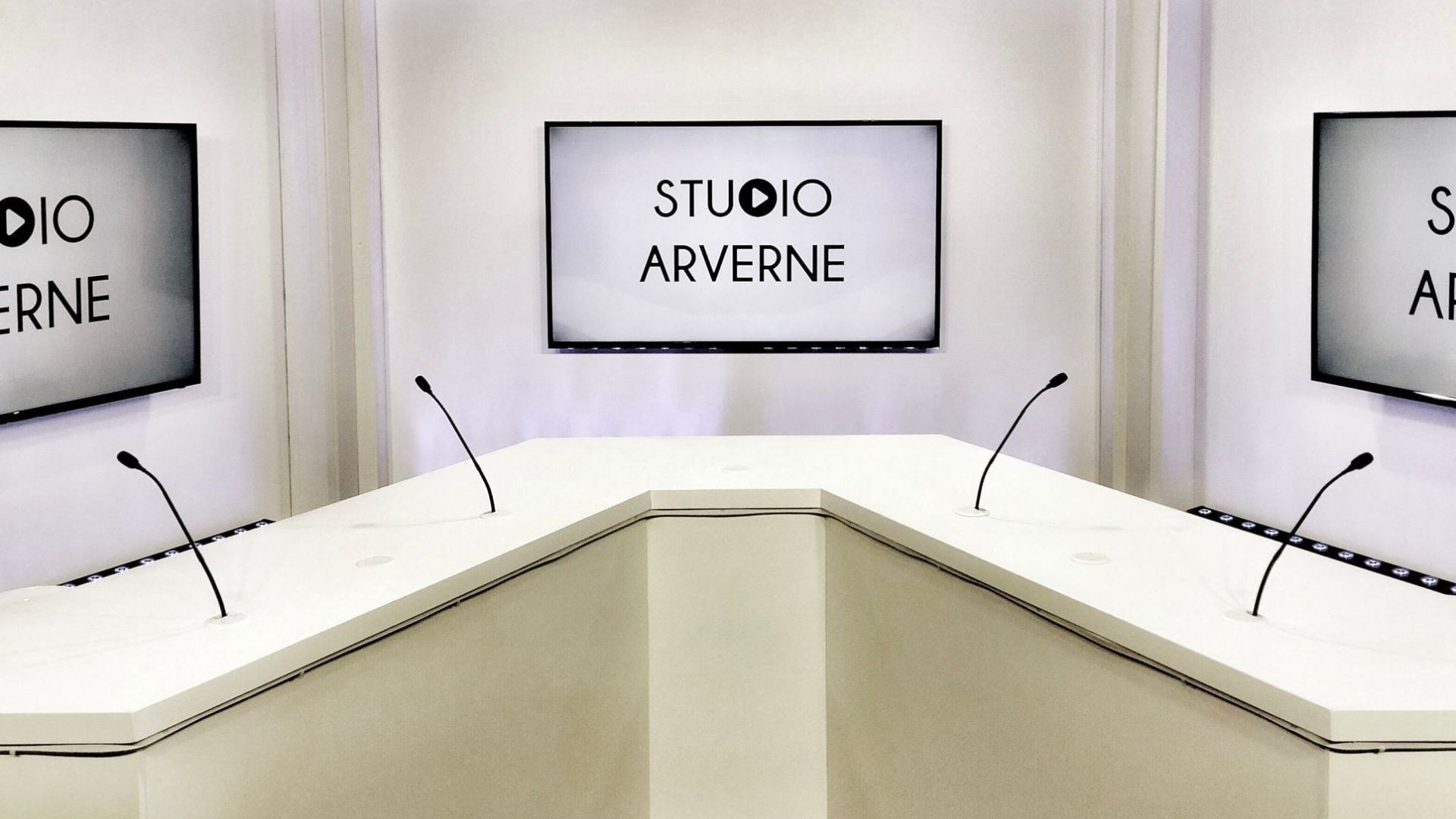 Studio TV à louer